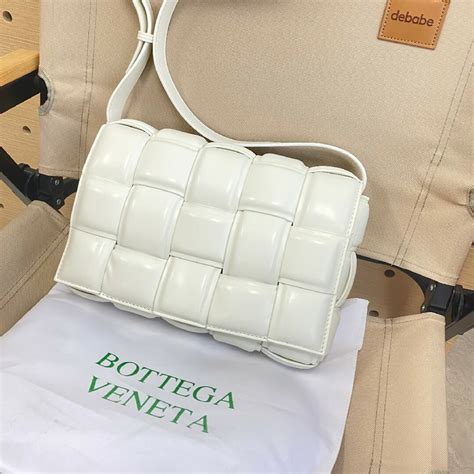 BOTTEGA VENETA (ボッテガ・ヴェネタ)パデッドカセット .